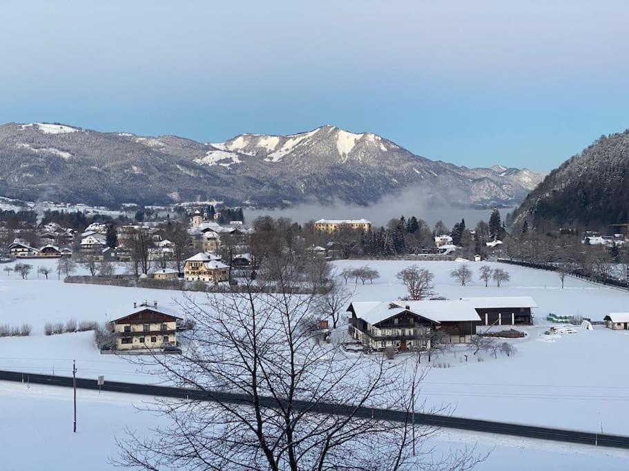Schoene Ferienwohnung Mit Wolfgangseeblick Strobl Exterior foto