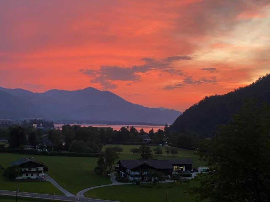Schoene Ferienwohnung Mit Wolfgangseeblick Strobl Exterior foto